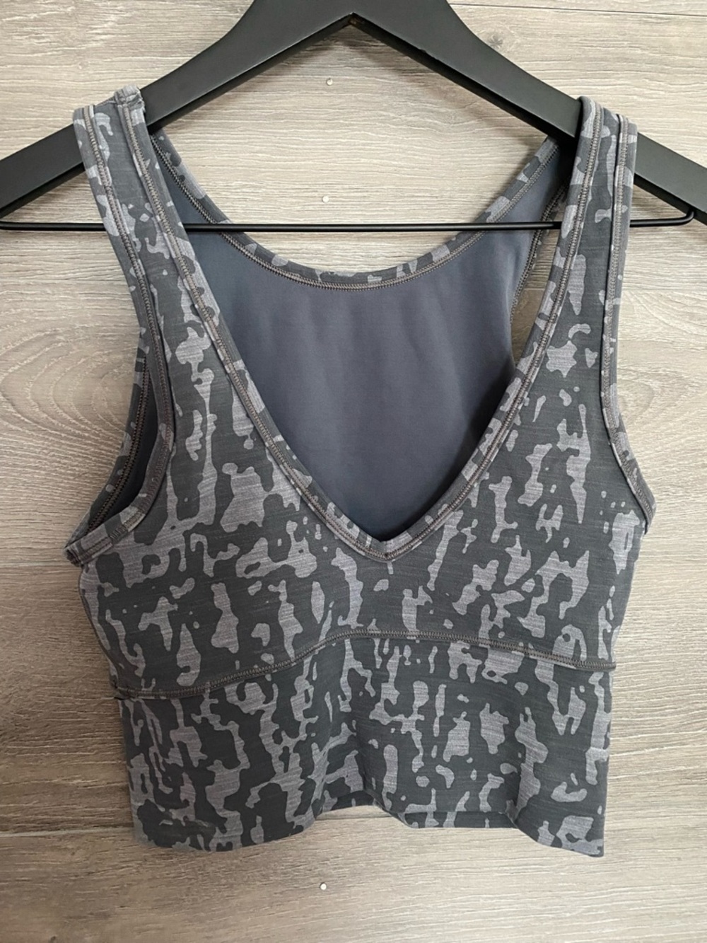 Lululemon Power Pivot Tank - Picture 4 of 5